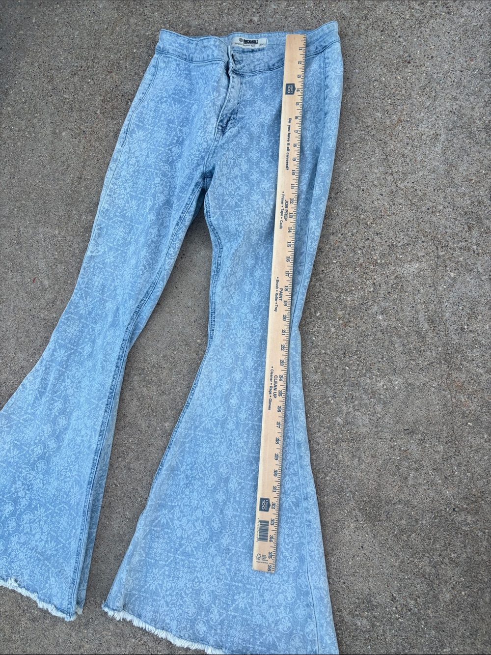 Rock & Roll Denim Light Wash Floral-Print Flare Jeans - Women size 30 x 32 - Picture 7 of 16